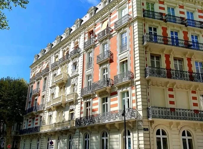 Roomchic - Les Ambassadeurs