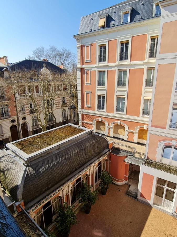 Roomchic - Les Ambassadeurs Apartment Vichy