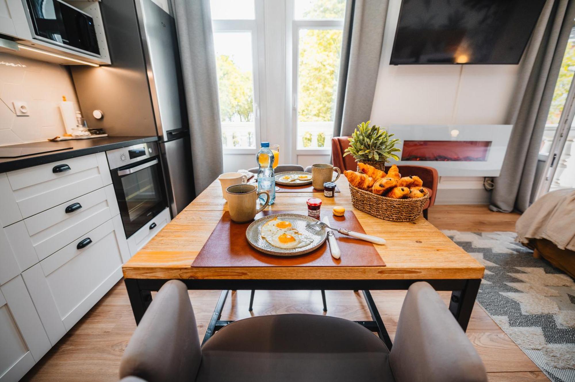 Roomchic - Les Ambassadeurs Apartment Vichy