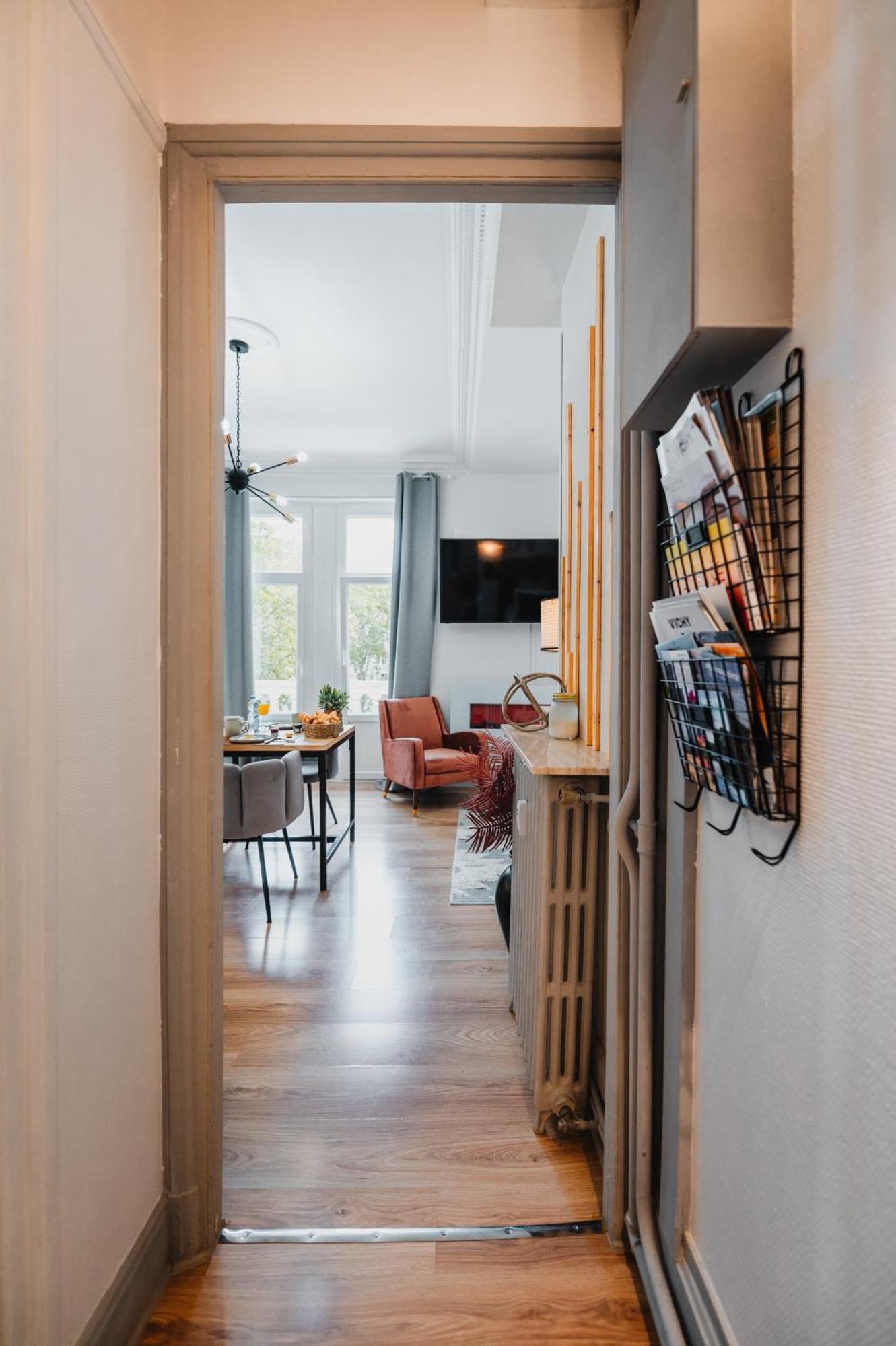 Roomchic - Les Ambassadeurs Apartment