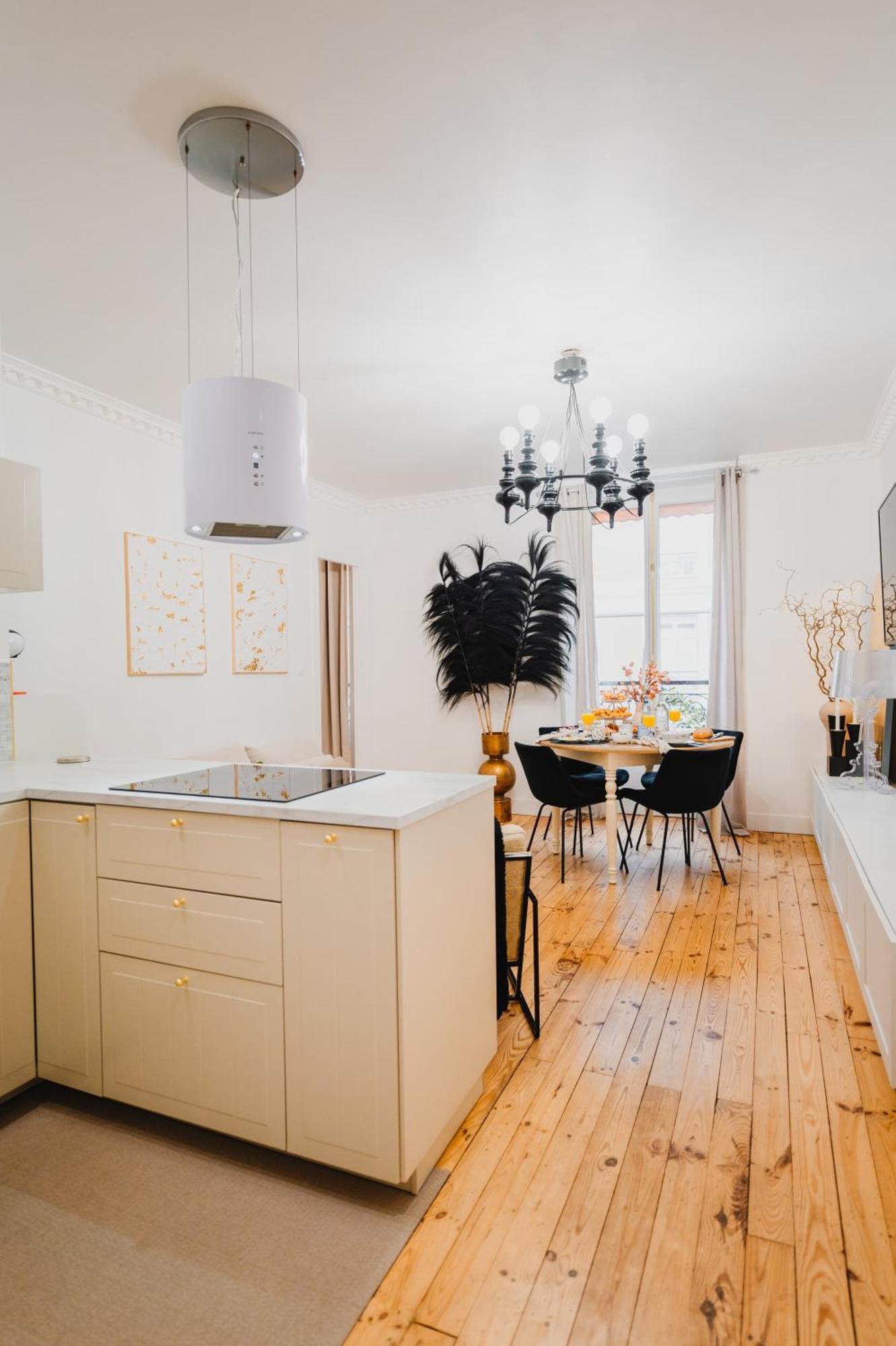Roomchic - Les Ambassadeurs Apartment *