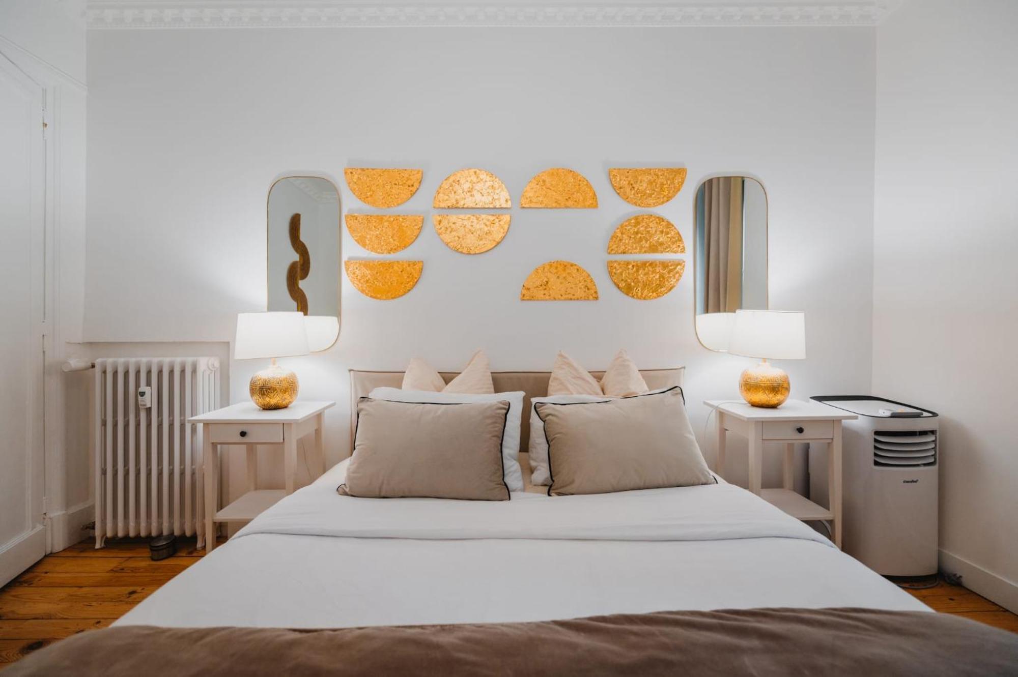 Roomchic - Les Ambassadeurs Apartment *
